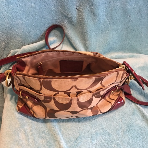 Coach Cross-body Medium Signature Handbag - Picture 9 of 12